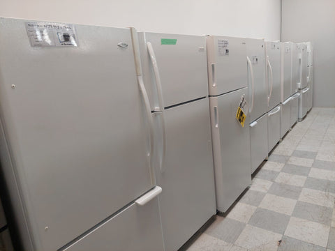 Réfrigérateurs usagés entre 299,99$ et 999,99$ + taxes